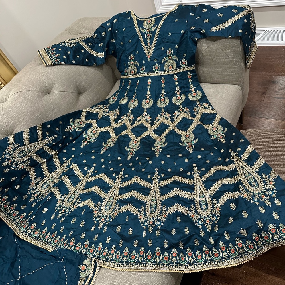ShaPosh Midnight Blue Indian Pakistani Embroidered Maxi Size Large 3pcs suit